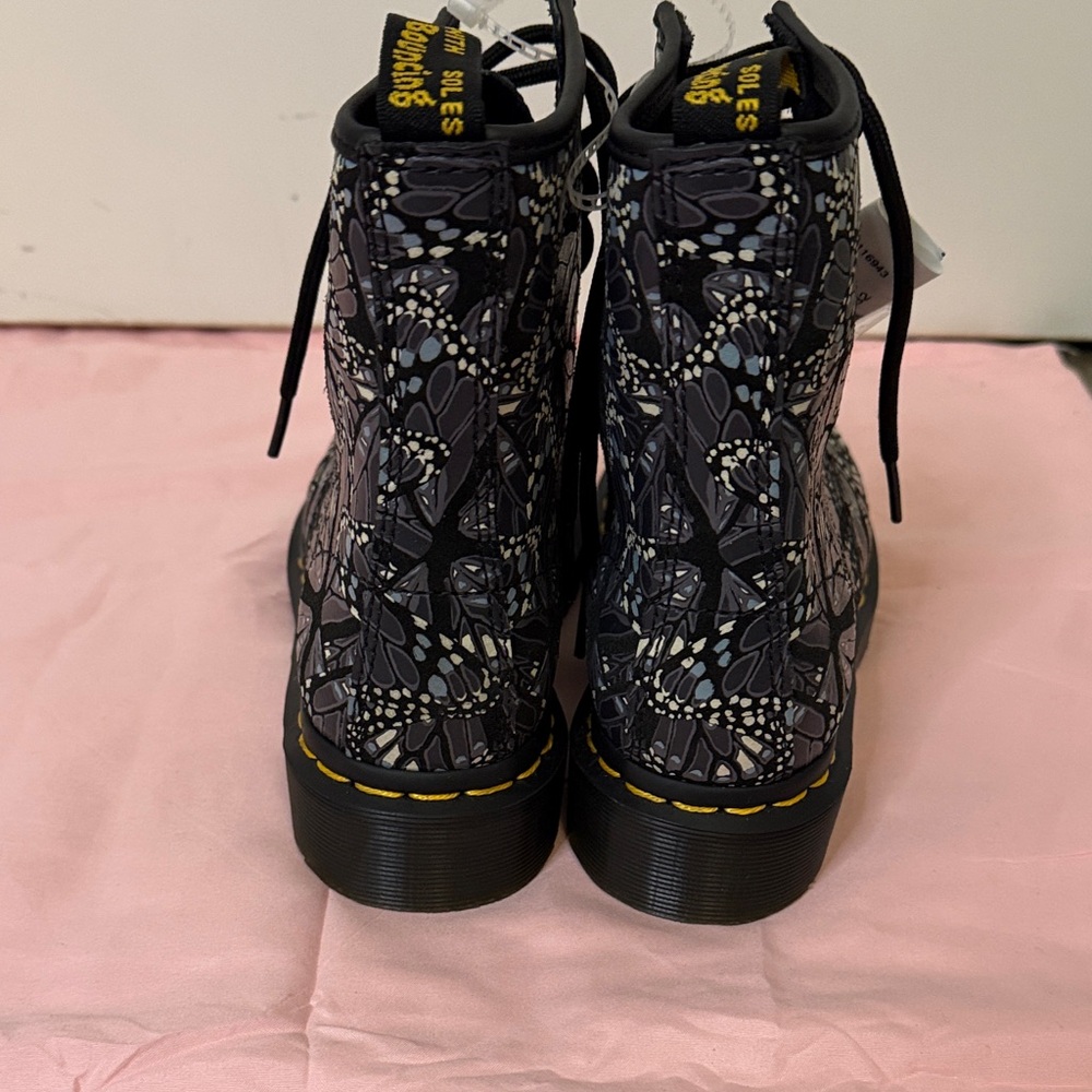 Dr. Martens 1460 8-eye in Black and gray butterfly Patterned Lace Up Boots.NEW! - Picture 5 of 10
